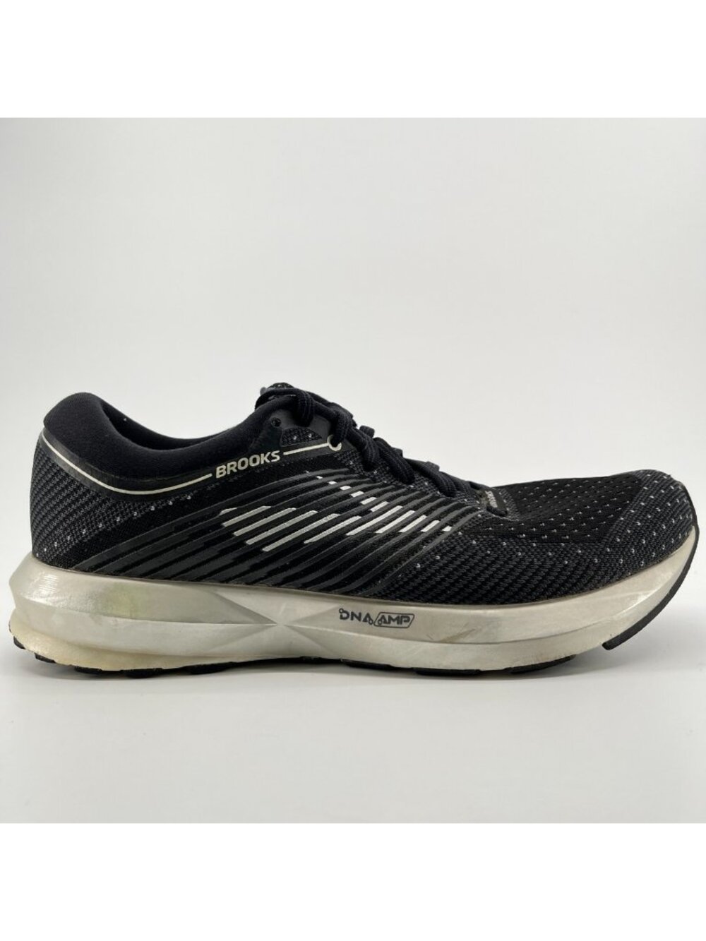 Brooks Levitate Womens Size 7 Black Athletic Running Walking Shoes Sneakers